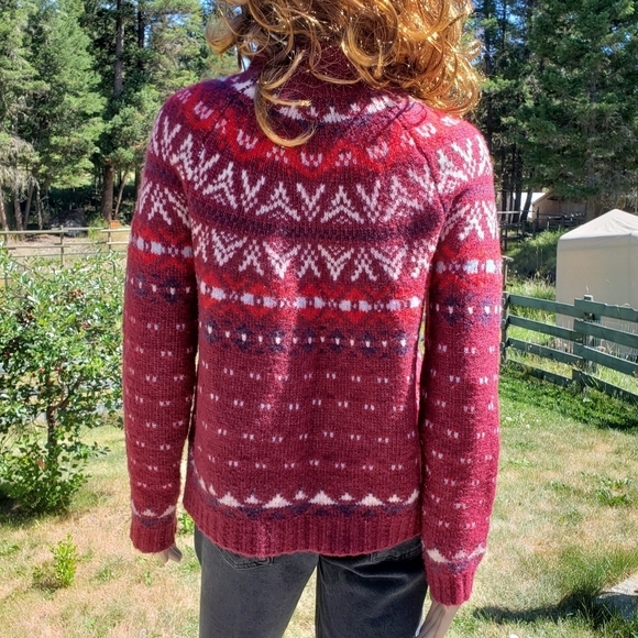 AMERICAN Eagle Fair Isle Pullover Sweater Small Mock Neck Red Nordic - Picture 2 of 11